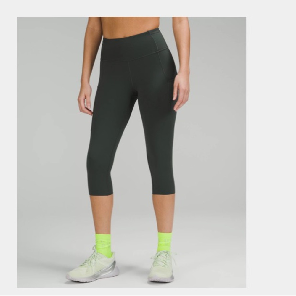 NWT Lululemon fast and free crop spruce zero 0